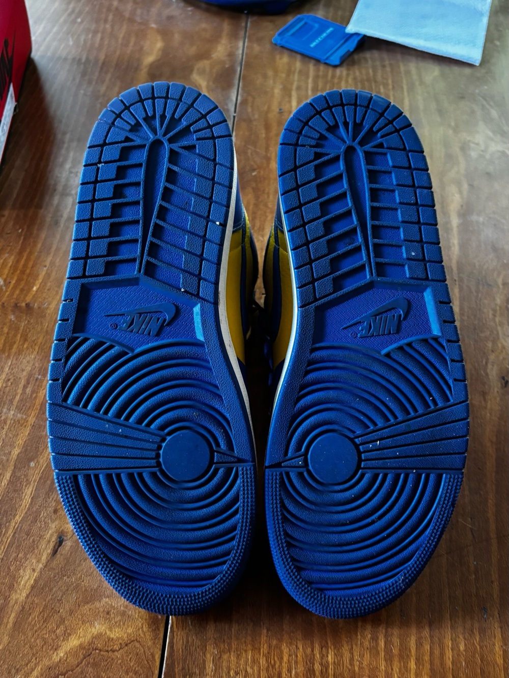 Air Jordan 1 Retro High OG Reverse Laney - Picture 9 of 10